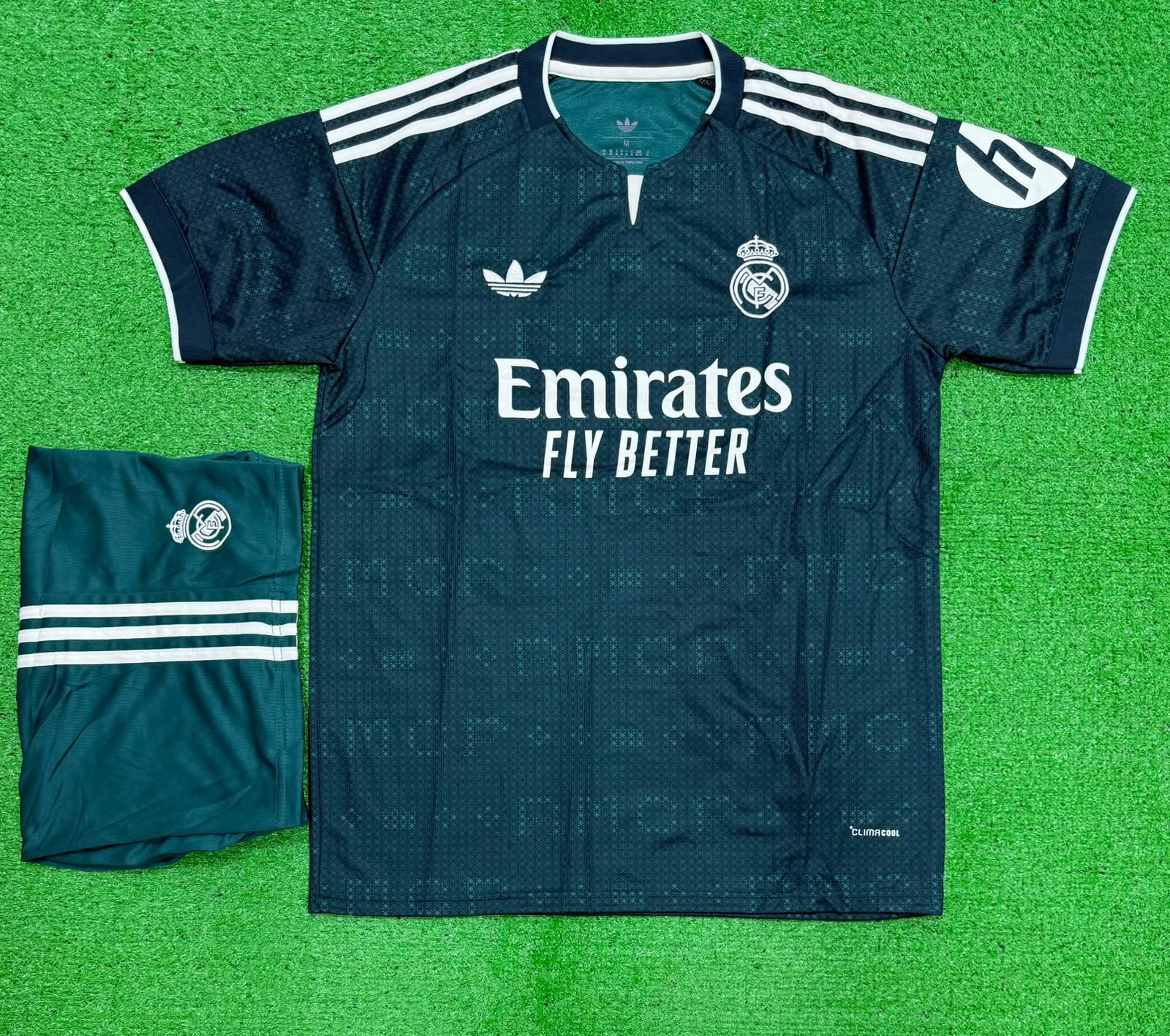 Real Madrid 2026/27 Away Jersey Set (Jersey + Shorts) – Fan Version