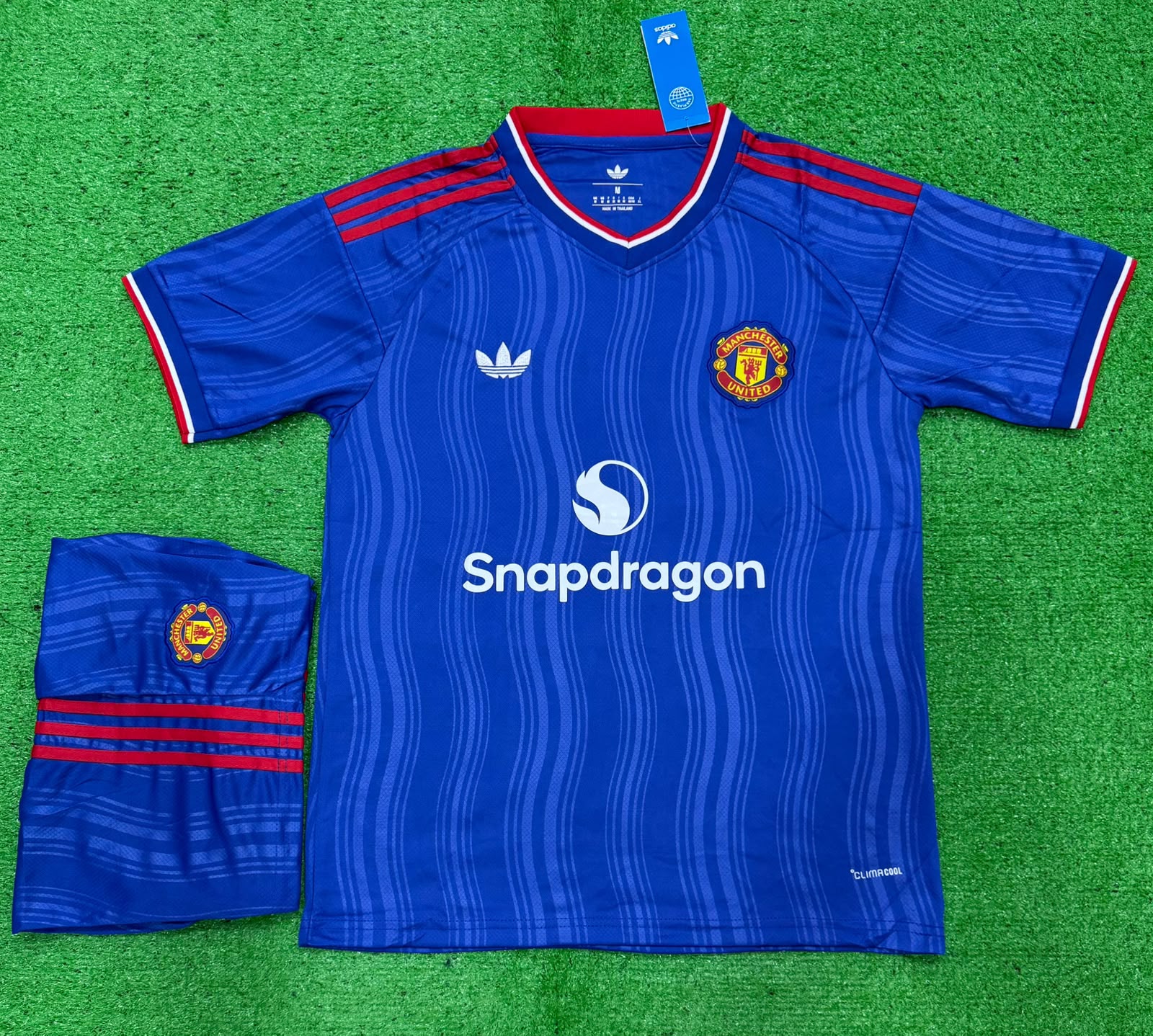 Manchester United 2026/27 Away Jersey Set (Jersey + Shorts) – Fan Version