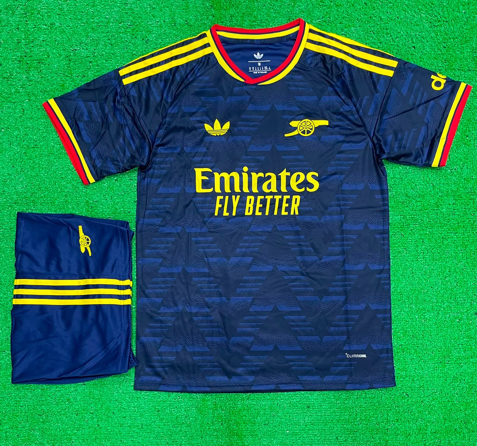 Arsenal 2026/27 Away Jersey Set (Jersey + Shorts) – Fan Version