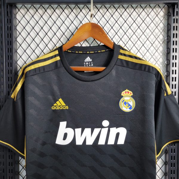 Real Madrid Away 2011/12 - Retro - Image 4
