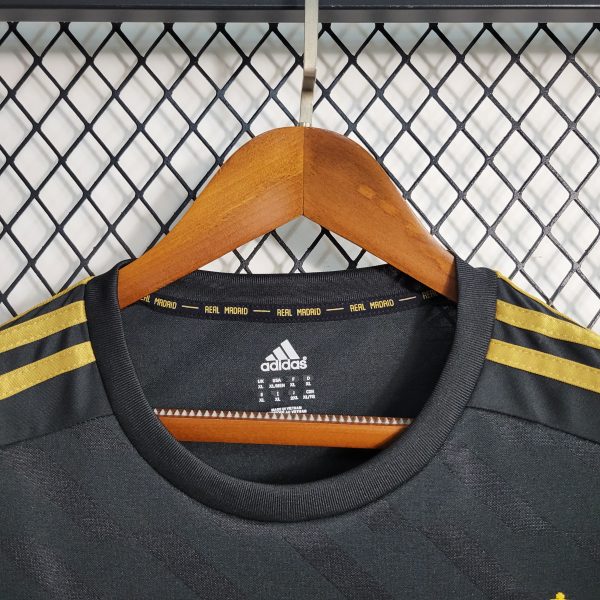 Real Madrid Away 2011/12 - Retro - Image 5