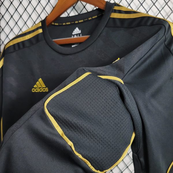 Real Madrid Away 2011/12 - Retro - Image 6