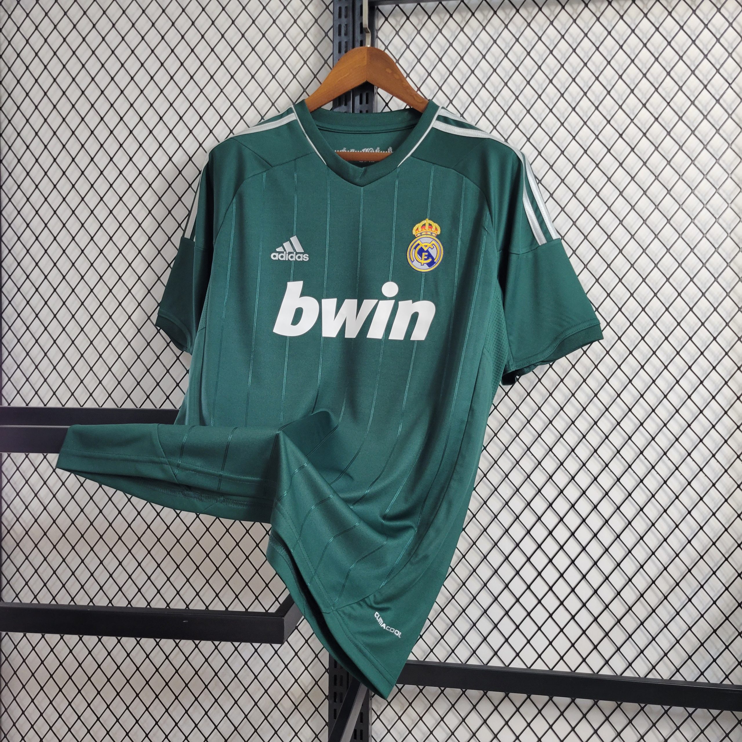 a9eecc1d Real Madrid Third 2012/13 - Retro - Image 1