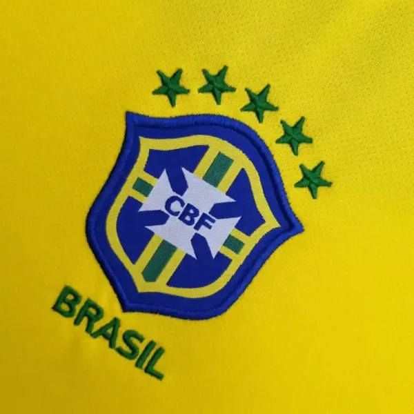 Brazil Home 2004/06 - Retro - Image 5