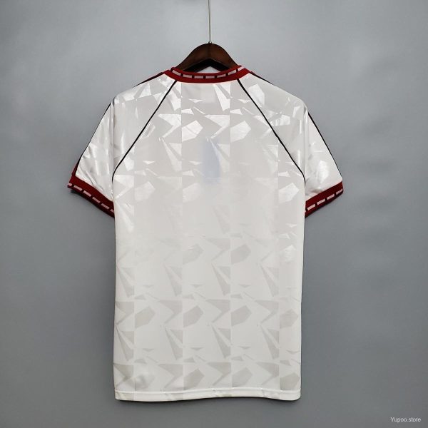 Manchester United Away 1990/92 - Retro - Image 2