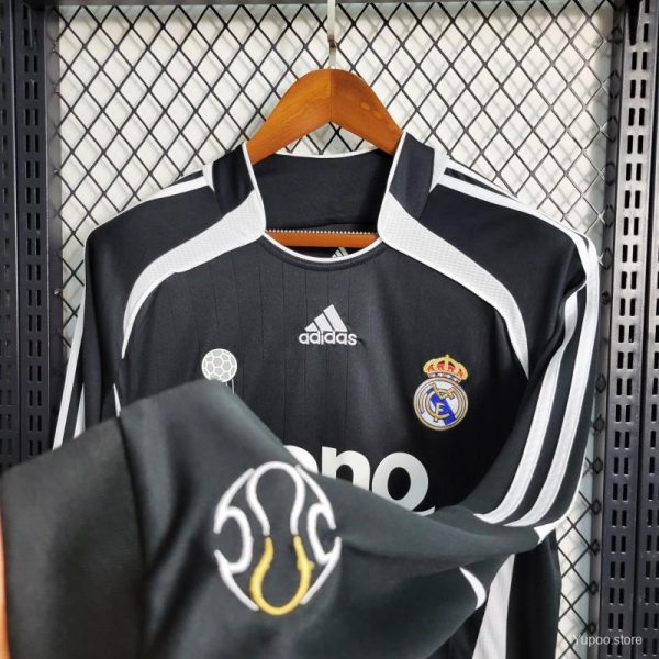 Real Madrid Away 2006/07 Full Sleeves - Retro - Image 4